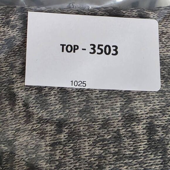 Francesca’s Charlie M Gray Knit Chiffon Hem Top - Picture 7 of 7